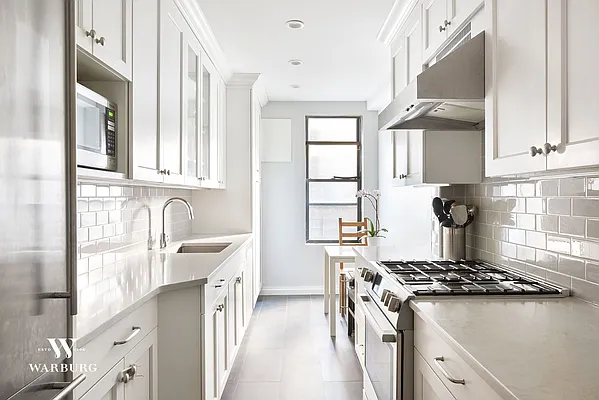 Sold by Warburg | media 13