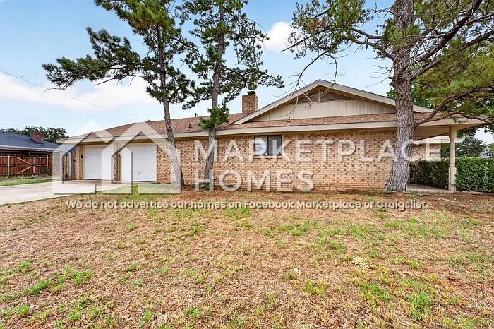 3 bed, 2.0 bath, 1690 sqft, $2,325 — Photo 3