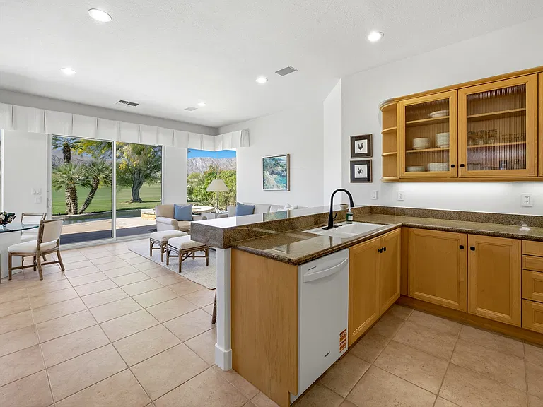 51005 Mandarina — Photo 21
