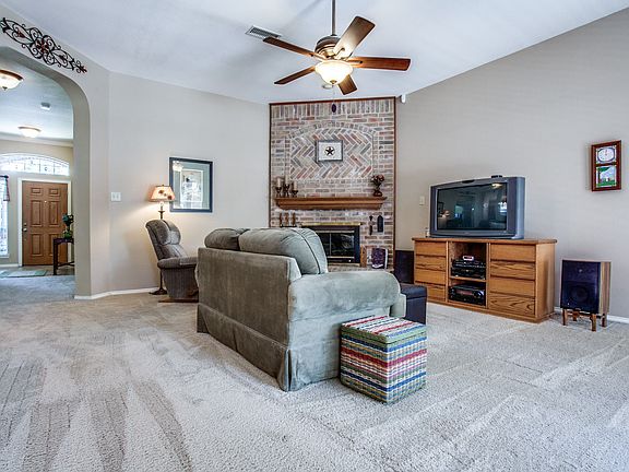 3rd image of 1210 Donegal Ln