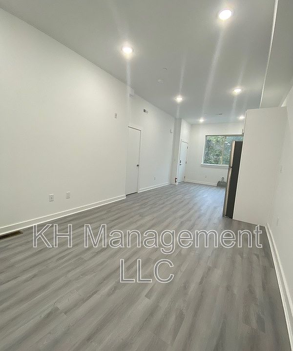 1st image of 624 N 38th St #1