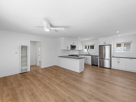 3rd image of 322 W Avenida Palizada APT B