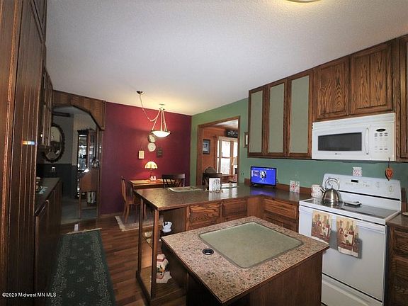 3rd image of 808 Charles St