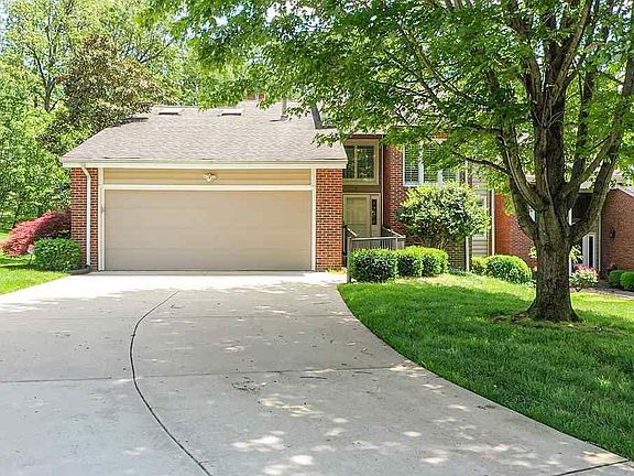 2nd image of 7 Meadow Links Dr