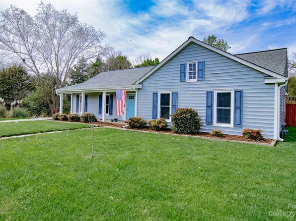 10430 Queensmead Cir, Charlotte, NC 28273