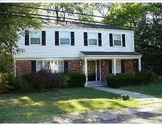 198 Berry St photo 1