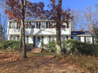 1 Oak Cir, Dover, MA 02030