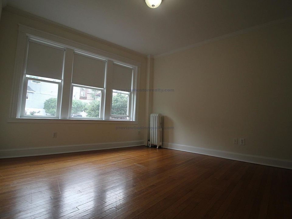 2nd image of 115 Kilsyth Rd #128