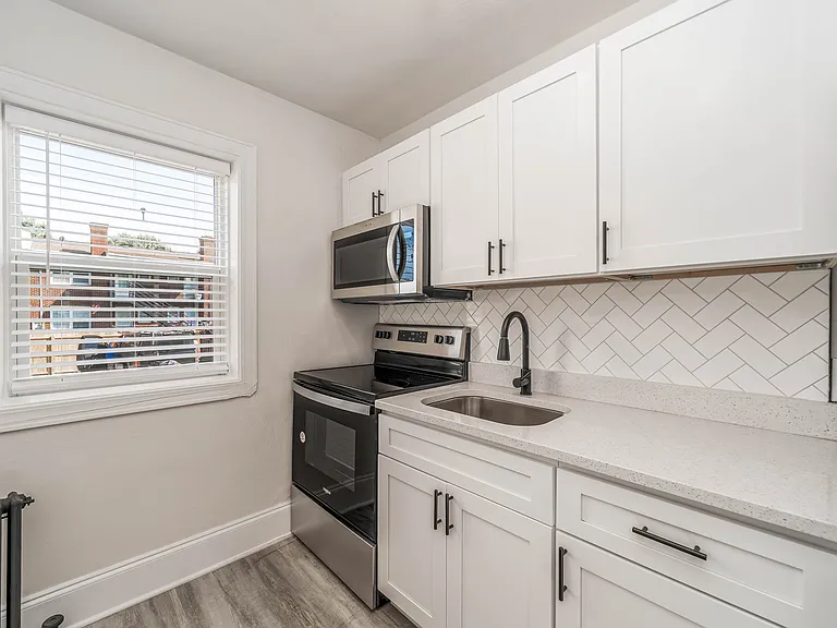 9610 Sherwood Pl — Photo 18