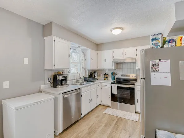 26200 8th St W, Zimmerman, MN 55398