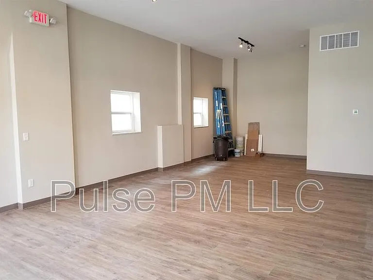 620 6th Ave — Photo 14