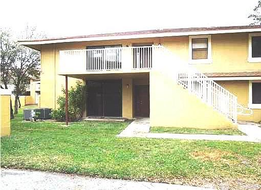 2nd image of 440 NW 214th St APT 105
