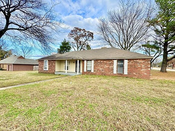 2nd image of 4964 Barkshire Dr