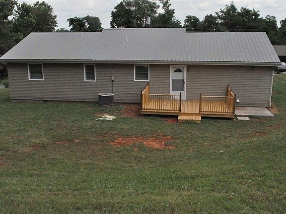 3rd image of 628 Cliffwood Dr