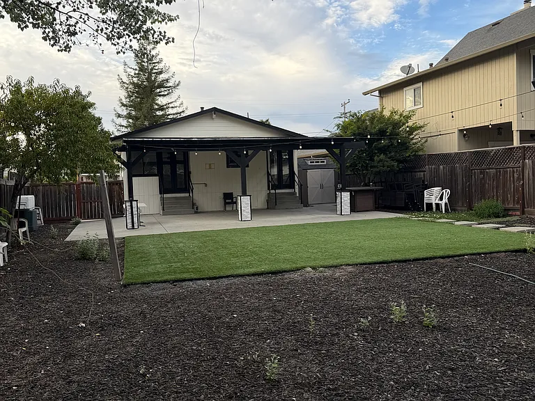 950 Solano Ave — Photo 10