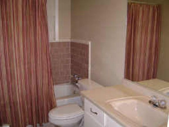 4th image of 2726 Myatt Ln
