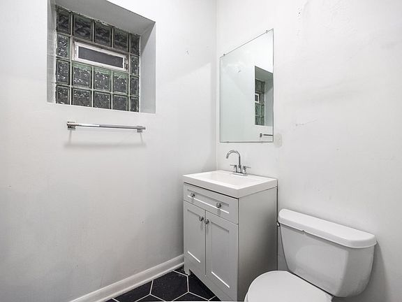 5th image of 2732 W Chicago Ave APT 1R