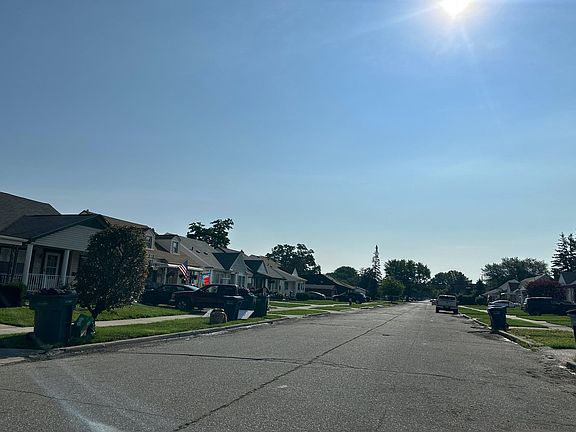 5th image of 1776 Buckingham Ave