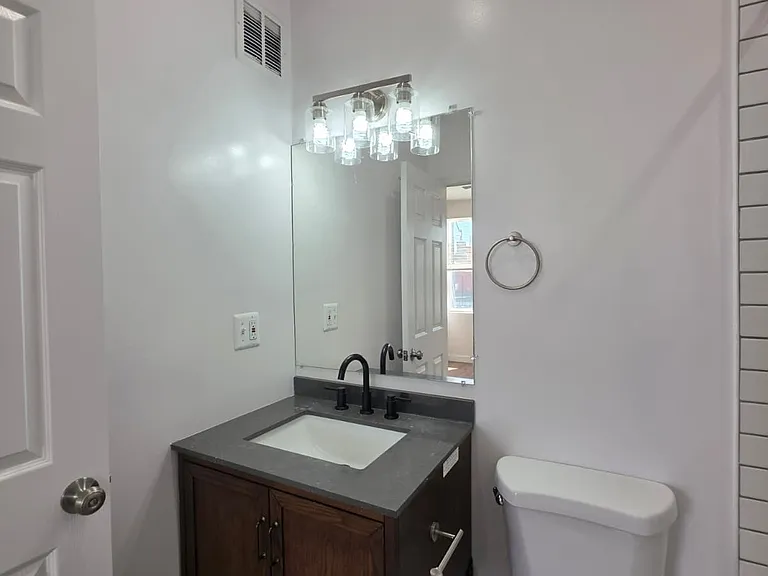 905 N Patterson Park Ave — Photo 17