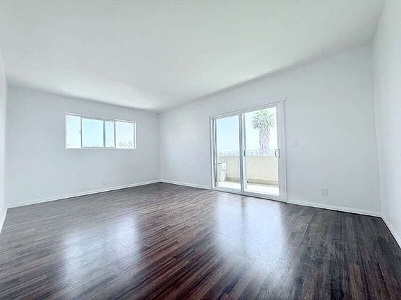 2nd image of 1915 S Longwood Ave APT 5