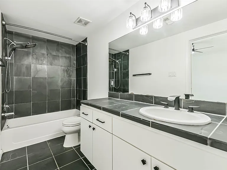 17 Waugh Dr #209 — Photo 28
