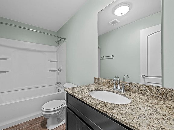 4th image of 4242 Lindell Blvd #203
