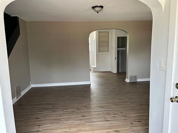 2nd image of 354 Sheridan St