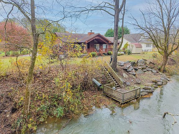 4th image of 251 Rivers Edge Dr