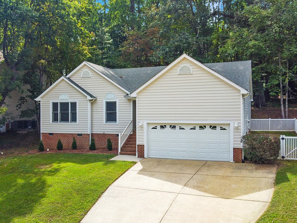 1st image of 110 Penchant Ct