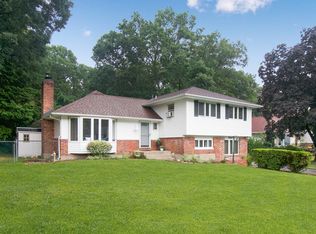 85 Cornell Dr, Smithtown, NY 11787