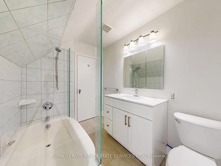 31 Burnhamthorpe Park Blvd — Photo 30