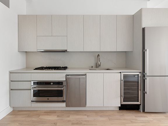 4th image of 315 7th Ave APT 11E