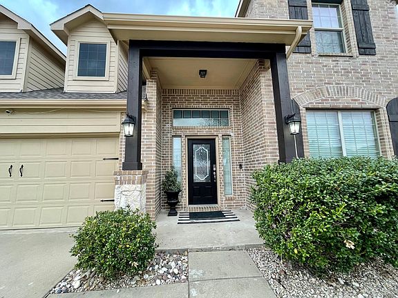 3rd image of 1100 Kerrville Way