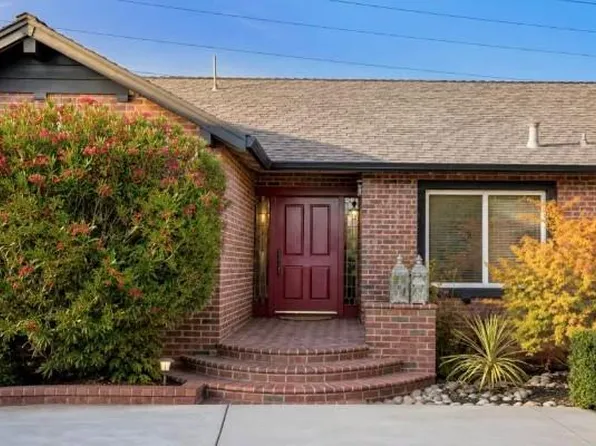 12498 Sumner Dr, Saratoga, CA 95070