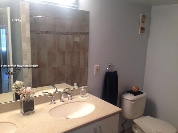 5th image of 3910 Inverrary Blvd Unit 304-B