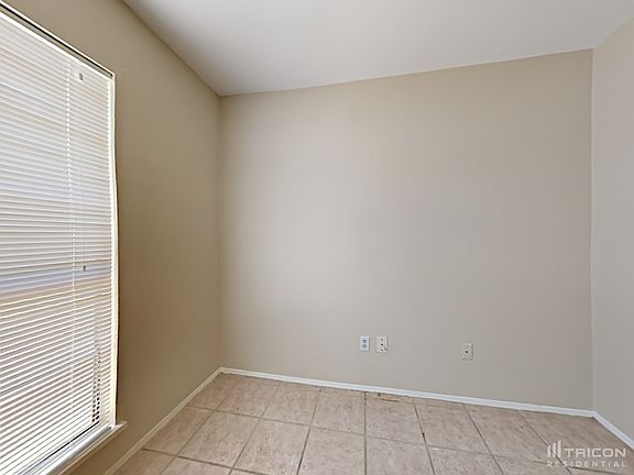4th image of 414 Tara Plantation Dr