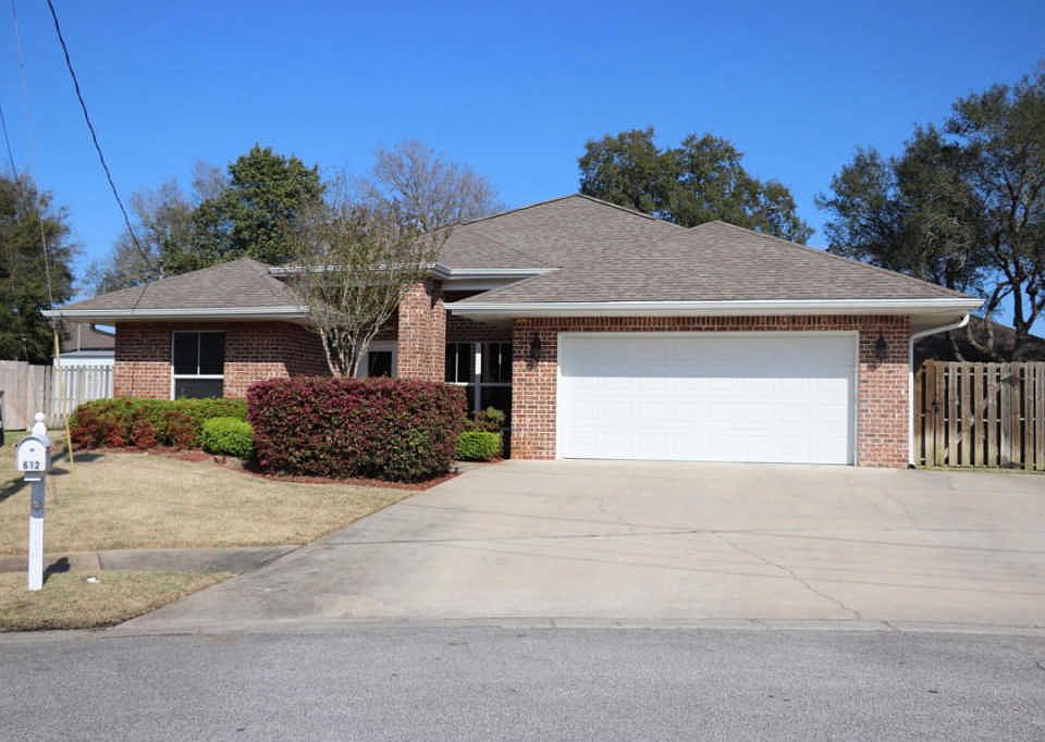 1st image of 612 Lombard Cir