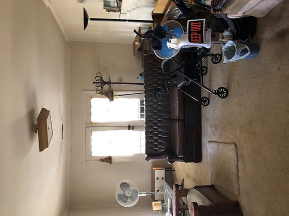 4th image of 36 Patricia Dr
