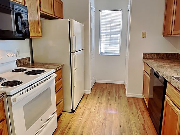 3rd image of 995 Northern Dancer Way APT 203