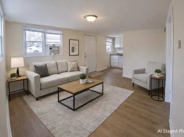 718 N 8th St, Manhattan, KS 66502