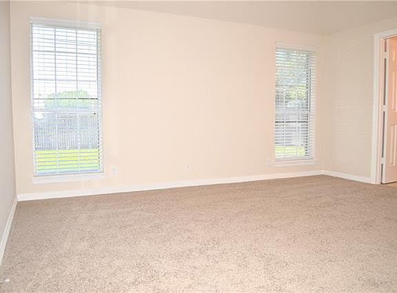 4th image of 2513 Bauer Dr