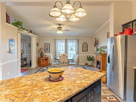 3rd image of 628 Saint Johns Dr