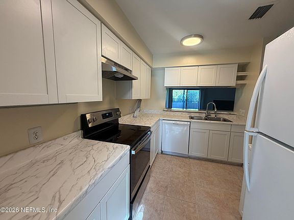 5th image of 5615 SAN JUAN Avenue #411