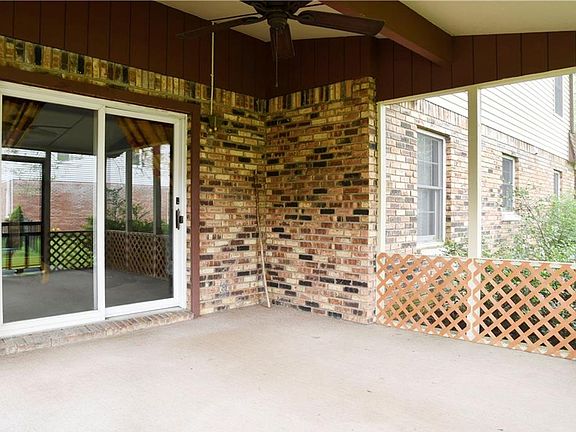 3rd image of 1411 Sherwood Dr