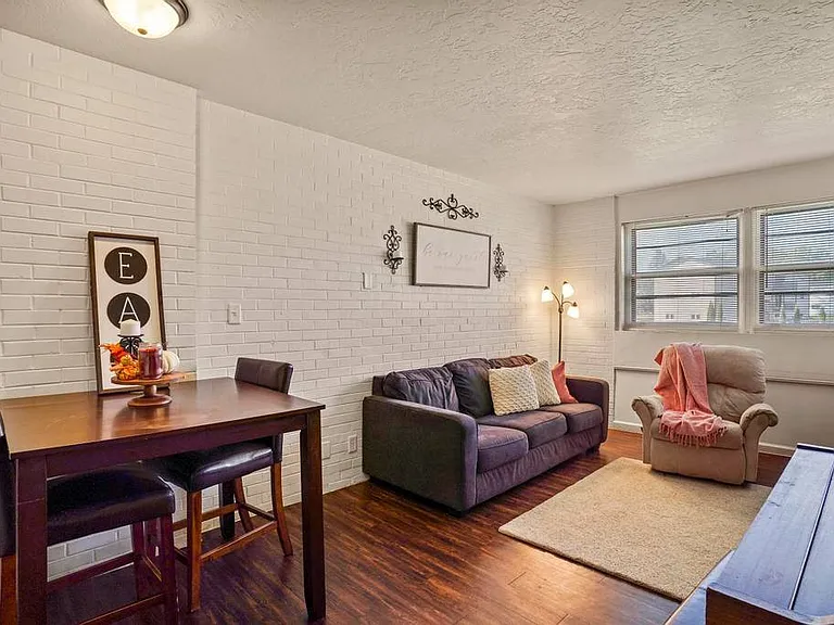 Kearney Apartment Homes — Photo 31
