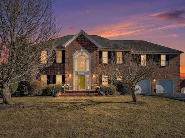 5018 Carter Grove Ln, Roanoke, VA 24012