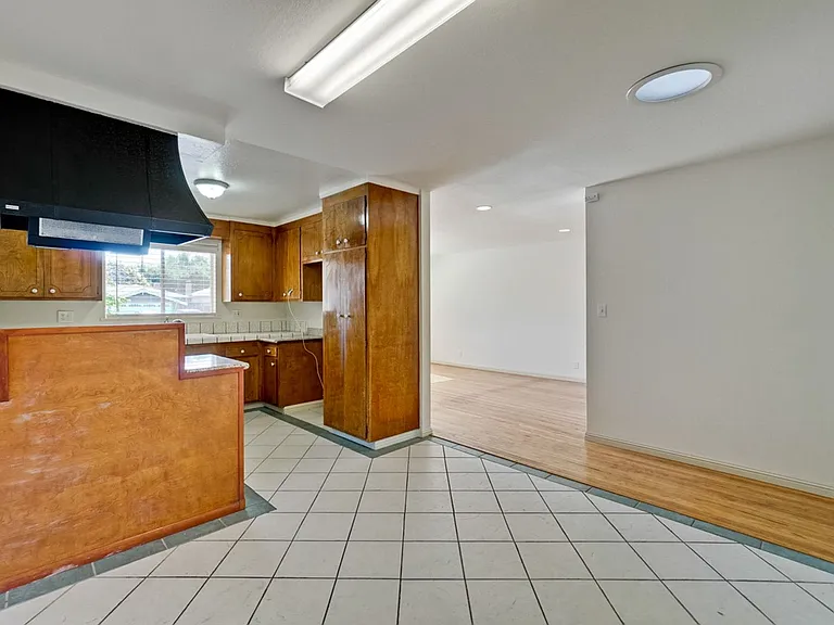 1109 White Cliff Dr — Photo 15
