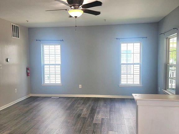 4th image of 1636 Renaissance Dr