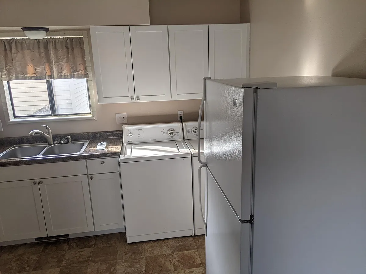Building Photo - 506 S Johnson St #6