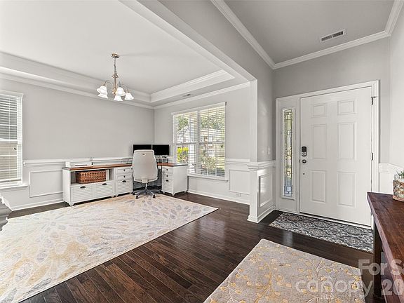 5th image of 660 Brookhaven Dr